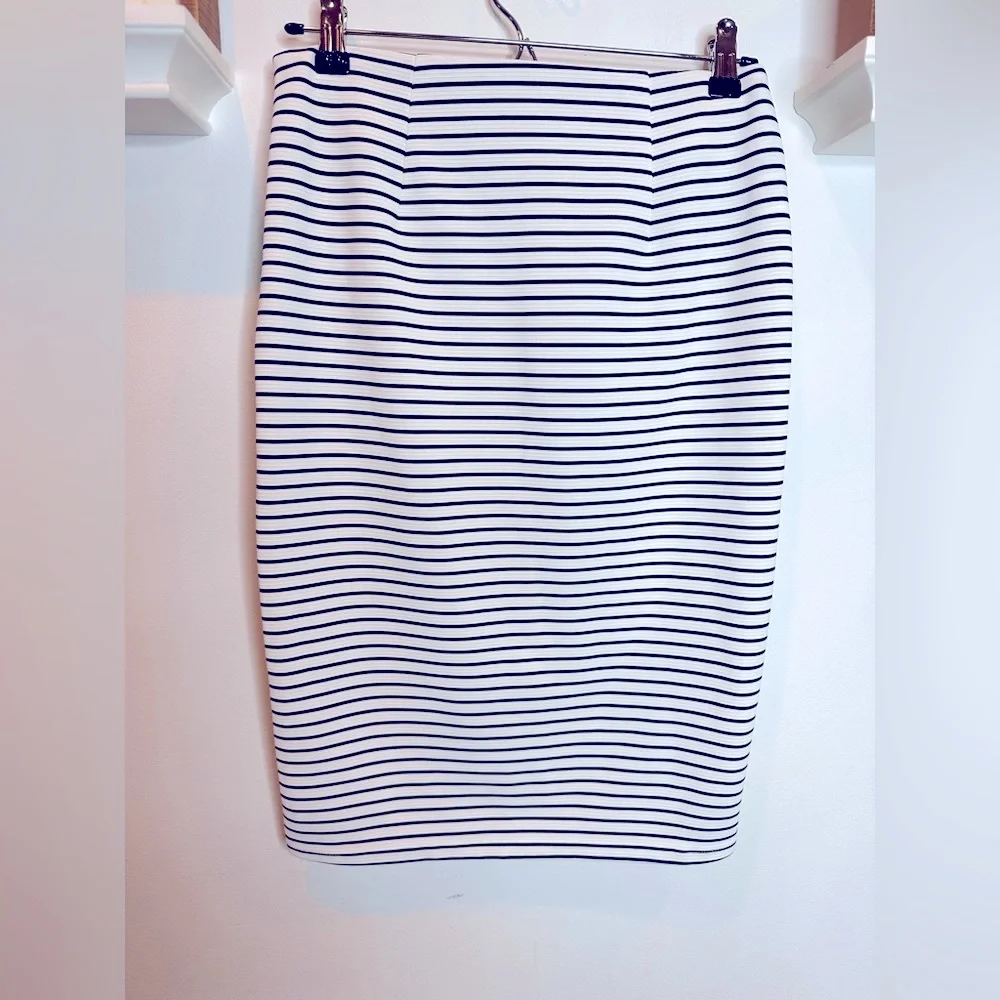 NWOT Forever 21 striped Pencil Skirt - Picture 3 of 5
